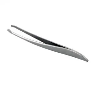 epilation sourcil homme a la pince a epiler